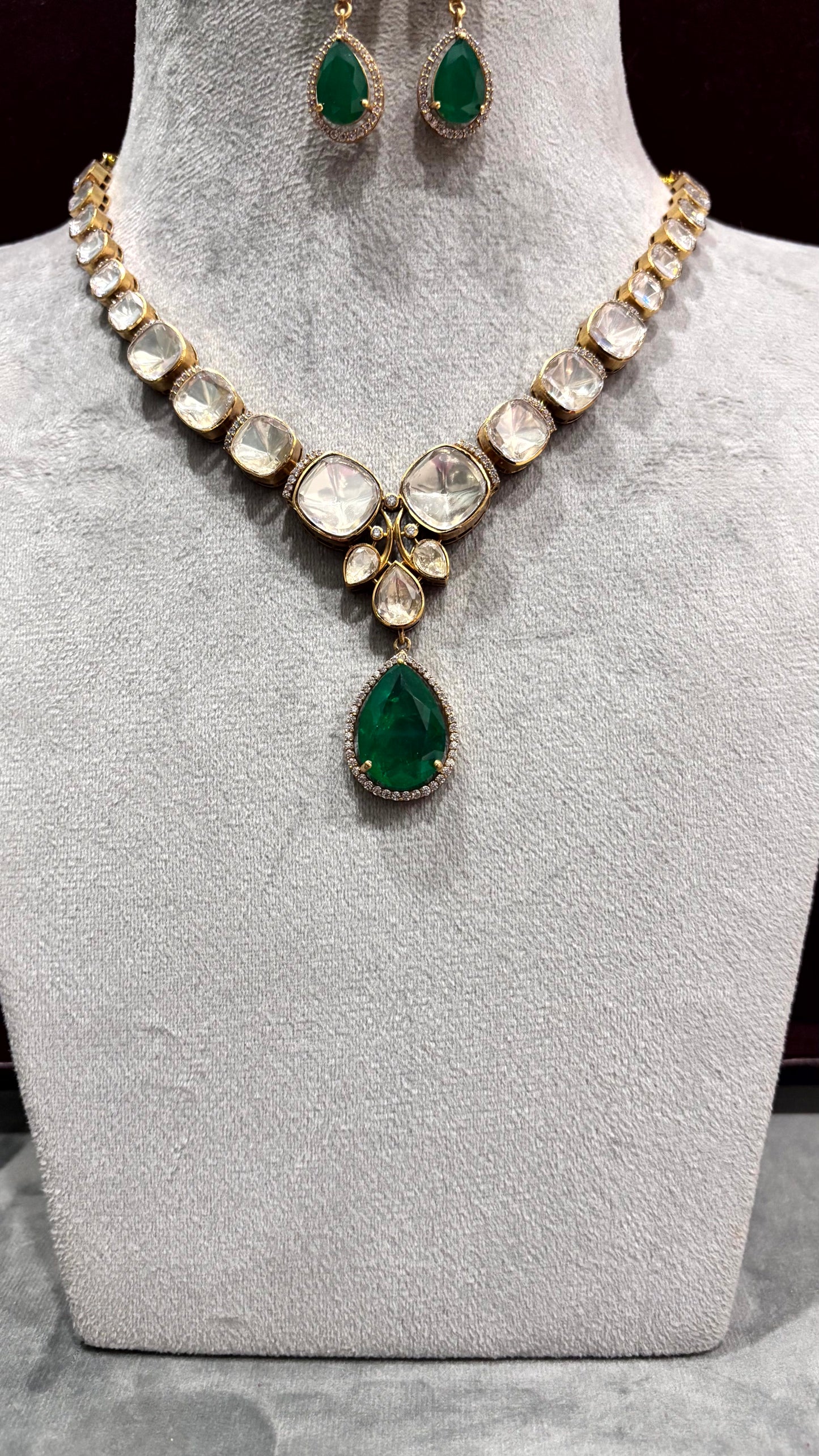 Vanya Emerald Teardrop Moissanite Necklace Set