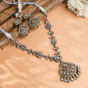 Dusky Vibes Necklace Set - 