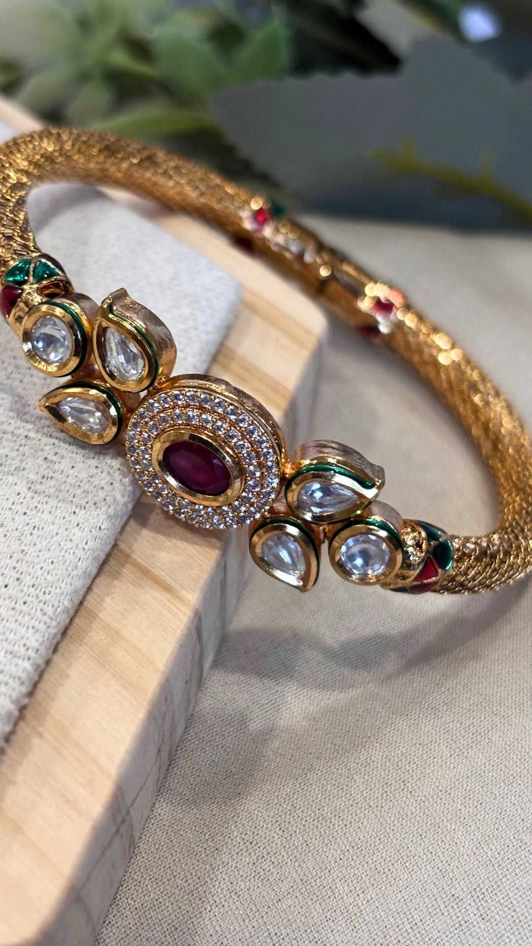 Gulnaar Rajwada Kundan Bangle - N-24-B-K-11SYW-BJ