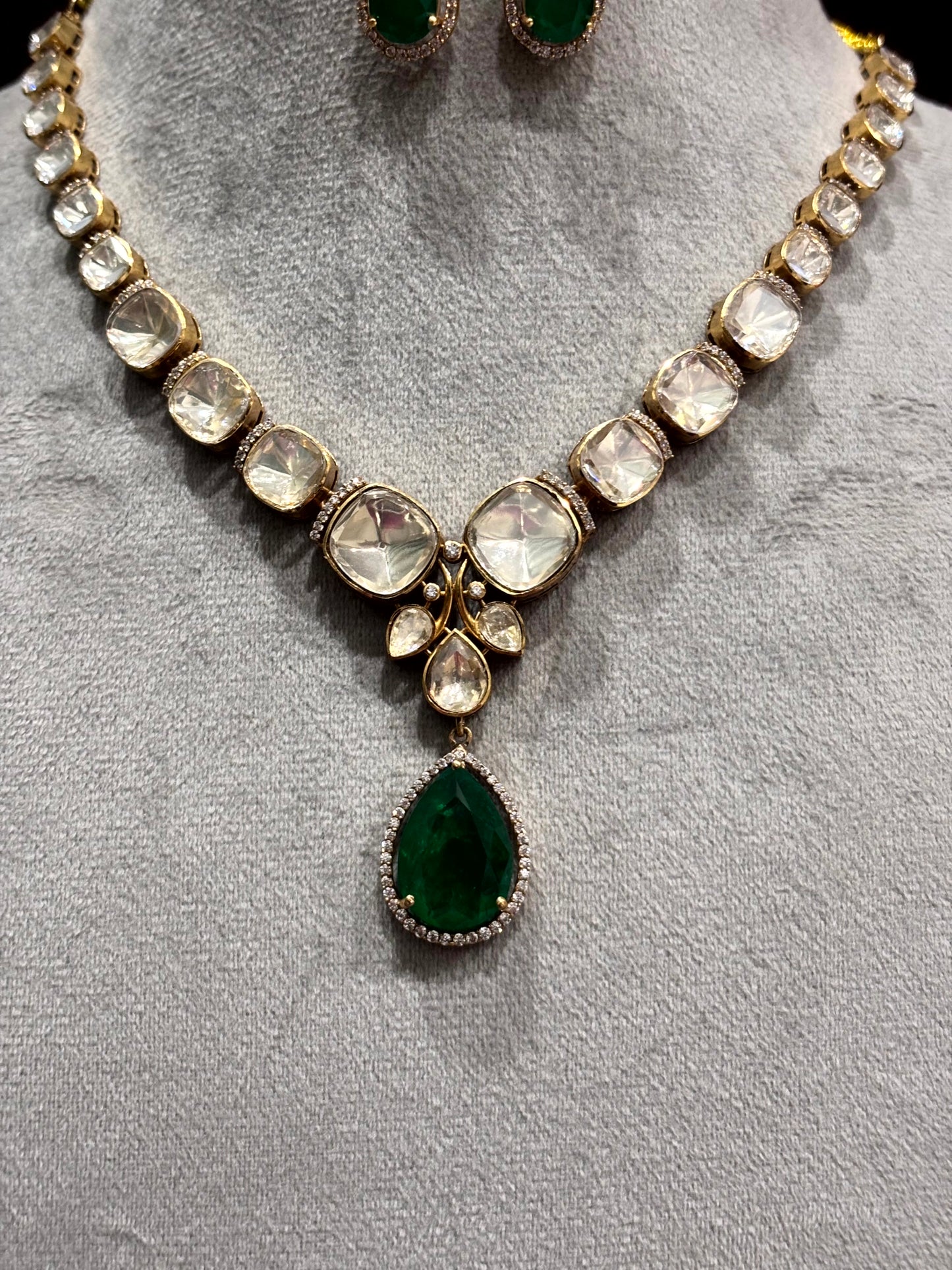 Vanya Emerald Teardrop Moissanite Necklace Set
