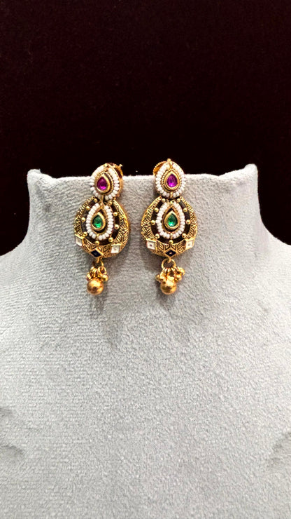 Anvitha Temple Pearl Pendant Necklace Set