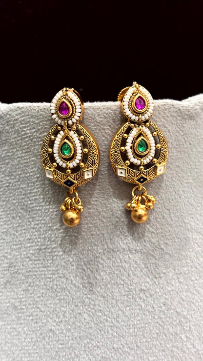 Anvitha Temple Pearl Pendant Necklace Set
