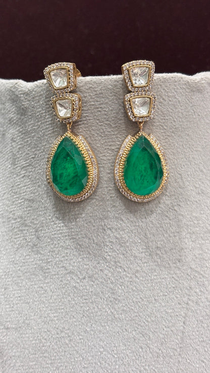 Aarvika Emerald Luxe Moissanite Necklace Set