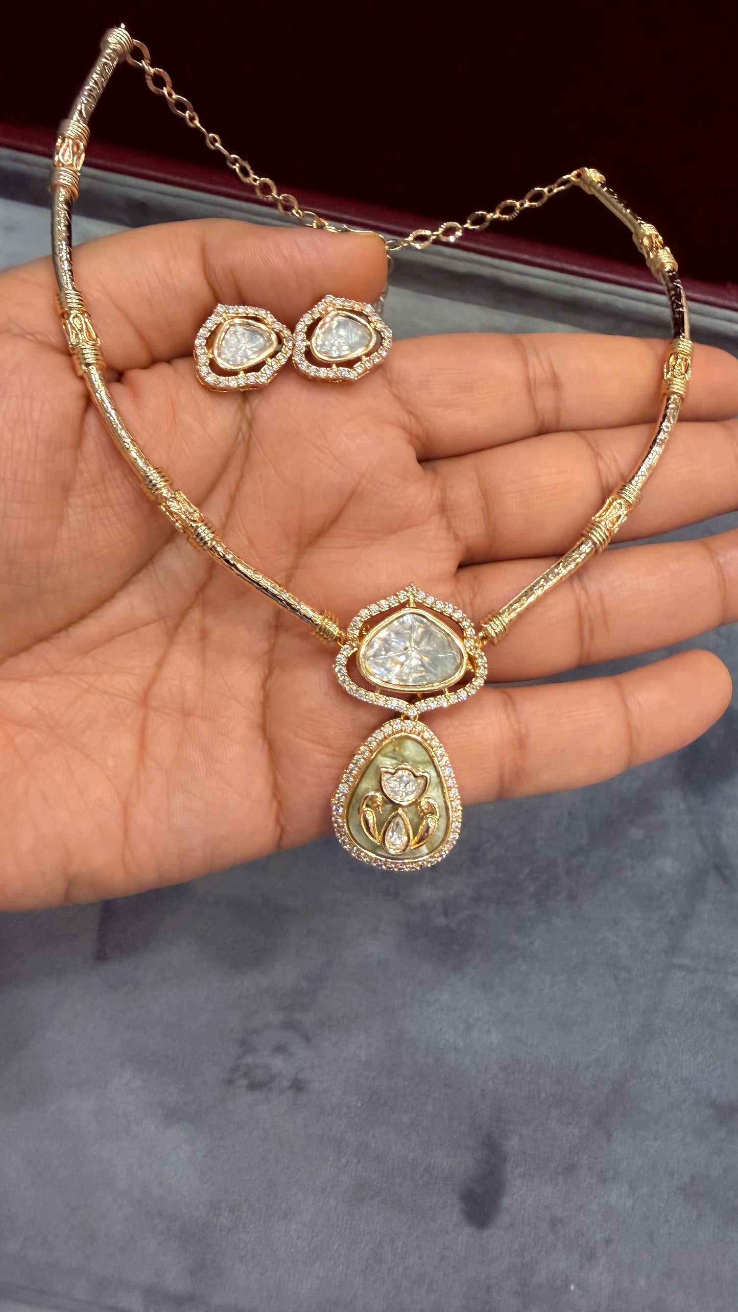 Aarna Mint Moissanite Hasli Necklace Set