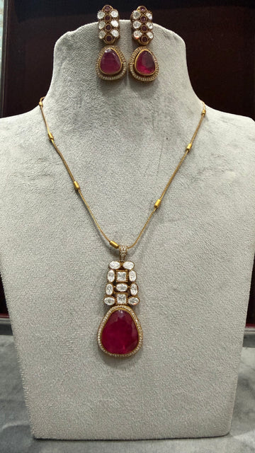 Eira Ruby Royal Pendant Set