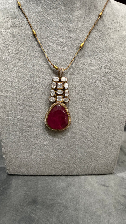 Eira Ruby Royal Pendant Set
