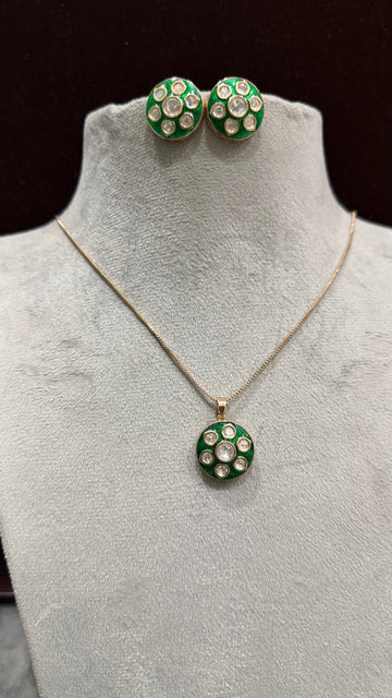 Nayra Emerald Moissanite Pendant Set