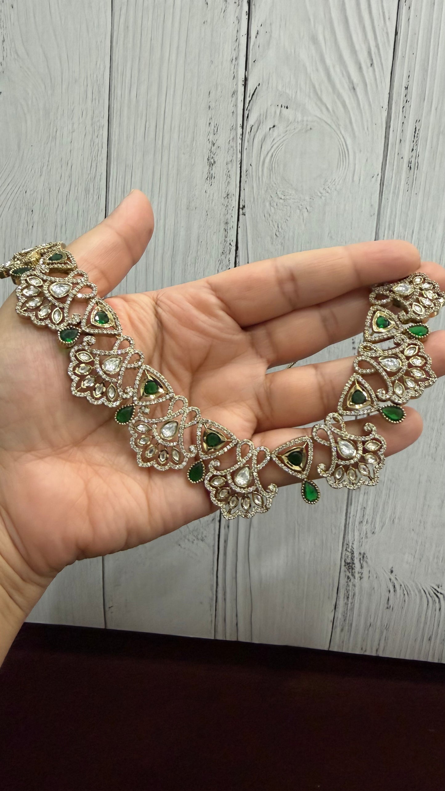 Aaradhya Emerald Floral Moissanite Necklace Set