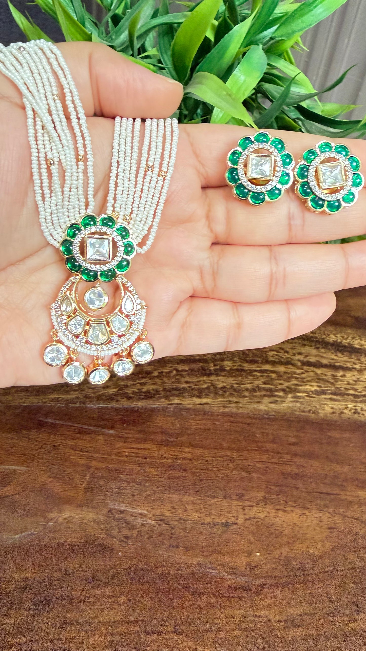 Amaira Emerald Pearl Moissanite Necklace Set