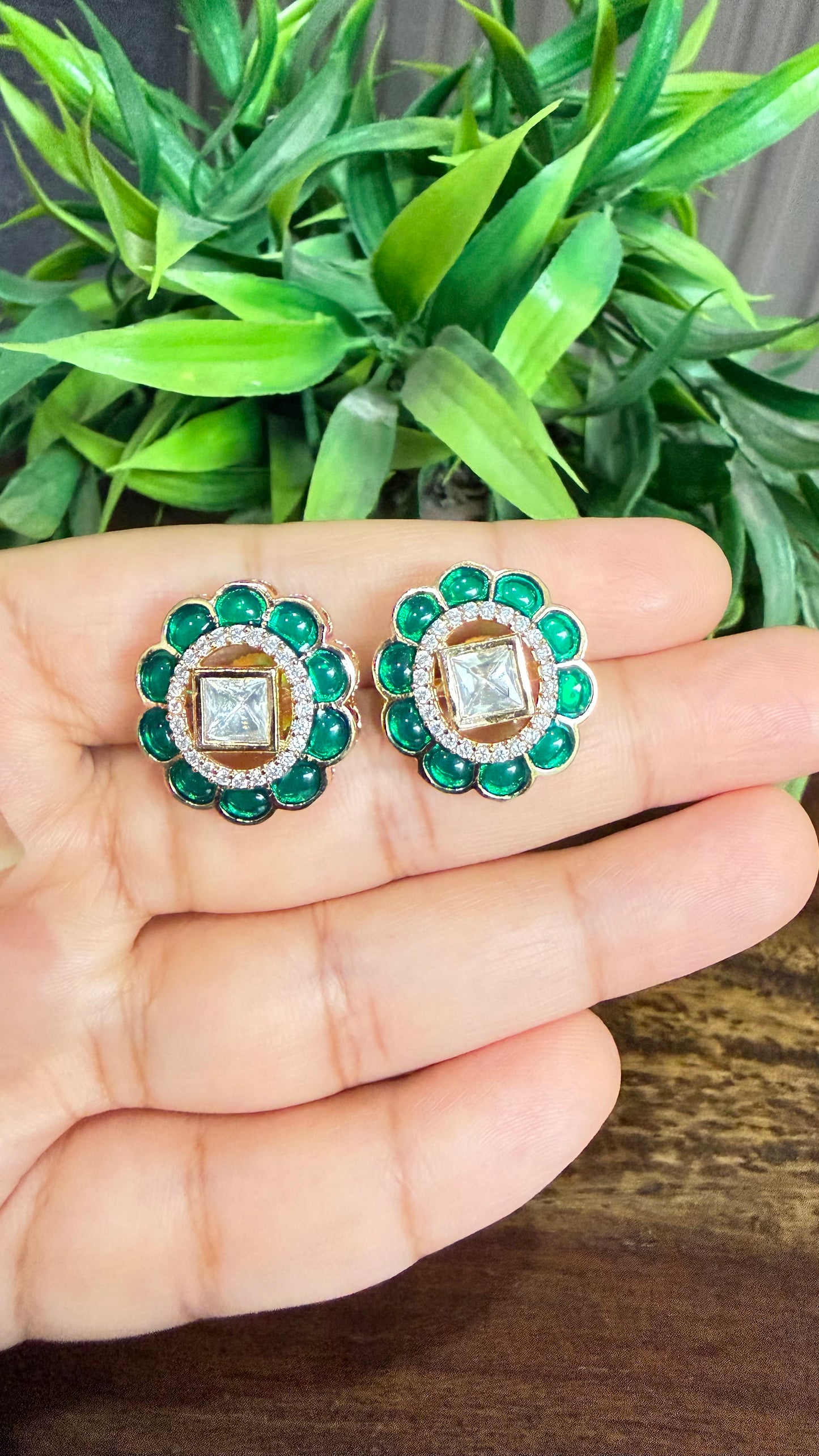 Amaira Emerald Pearl Moissanite Necklace Set