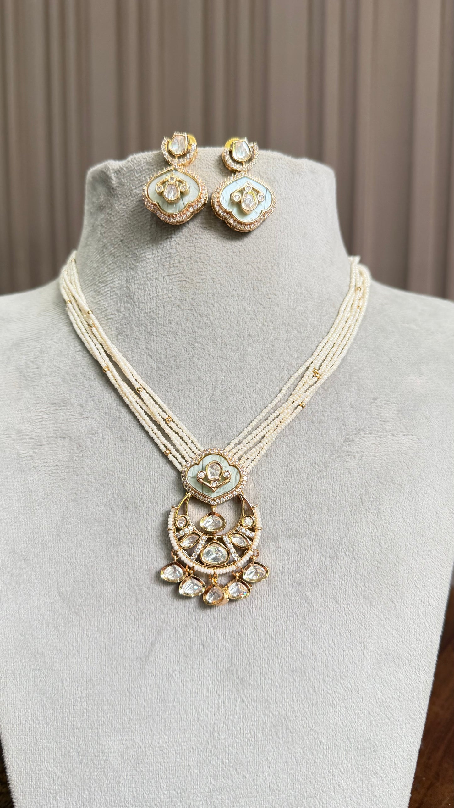 Eshna Mint Pearl Moissanite Necklace Set