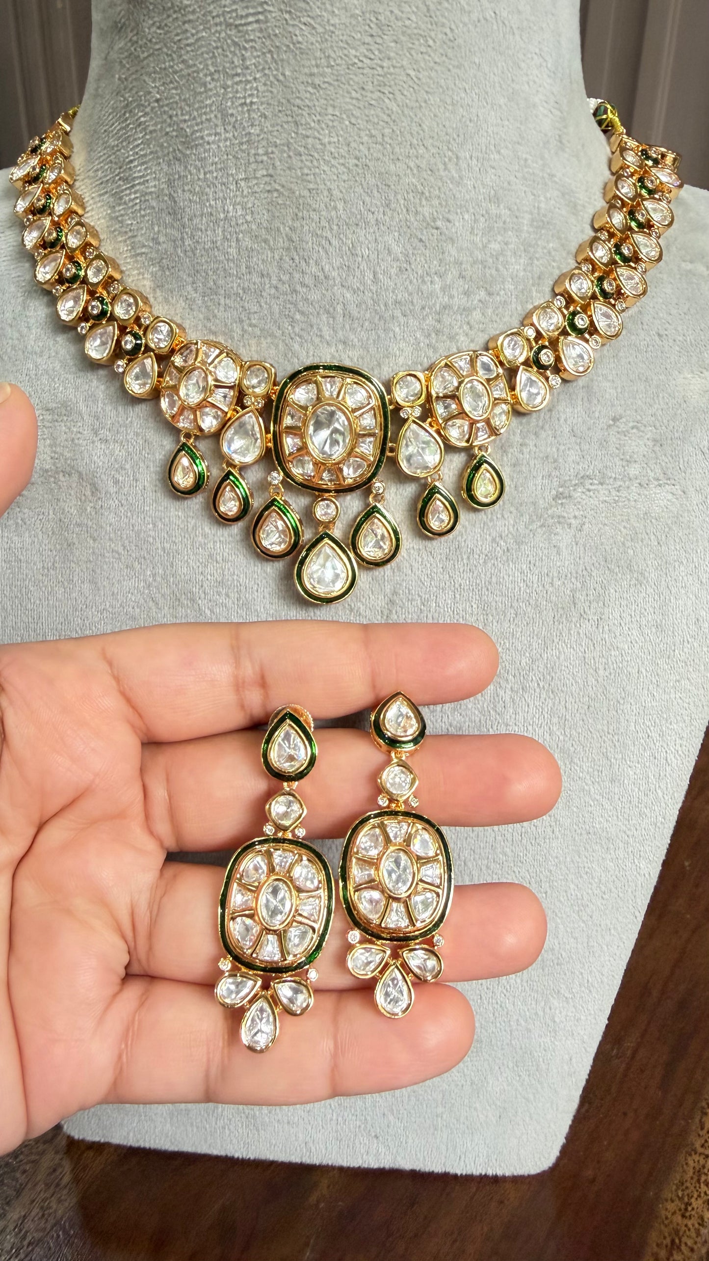 Vanya Emerald Moissanite Necklace Set