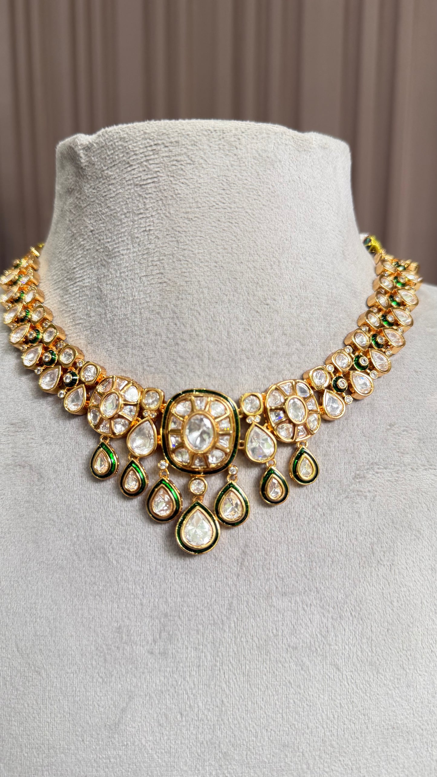 Vanya Emerald Moissanite Necklace Set