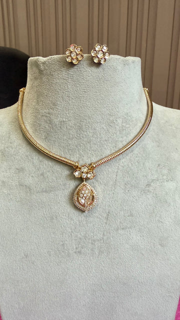 Aarika Classic Teardrop Pendant Hasli Necklace Set