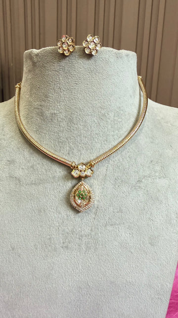Aarika Emerald Teardrop Pendant Hasli Necklace Set