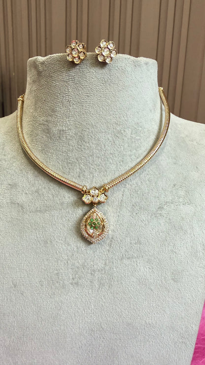 Aarika Emerald Teardrop Pendant Hasli Necklace Set