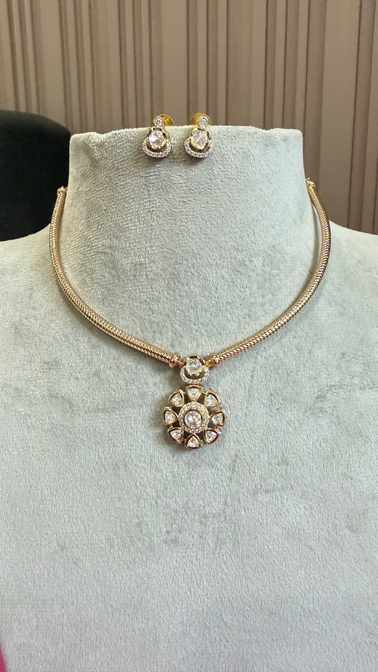 Aarini Floral Moissanite Hasli Necklace Set