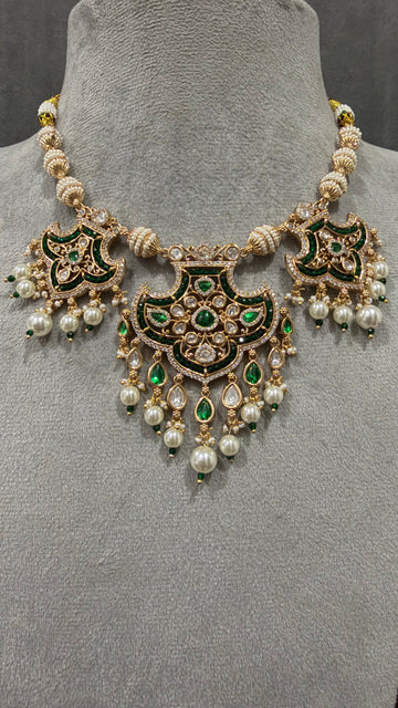 Vanya Emerald Pearl Moissanite Necklace Set