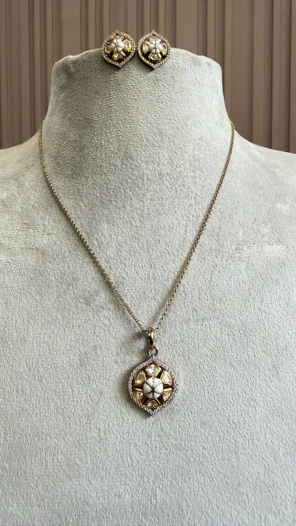 Meher Ivory Floral Pendant Set