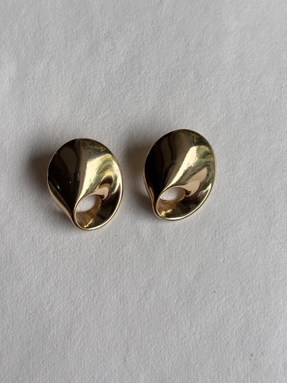 Gloss Shell Anti Tarnish Studs - 