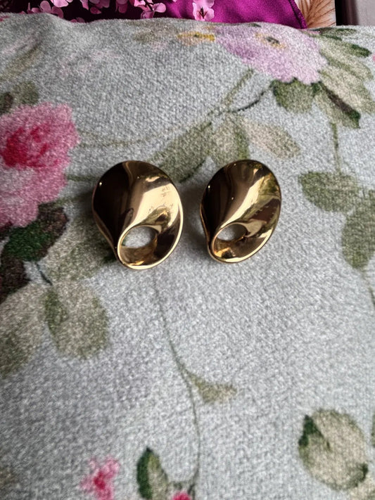 Gloss Shell Anti Tarnish Studs - 