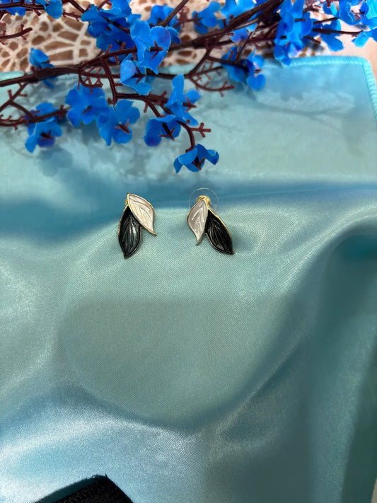 Leaf Glint Mini Earrings - 