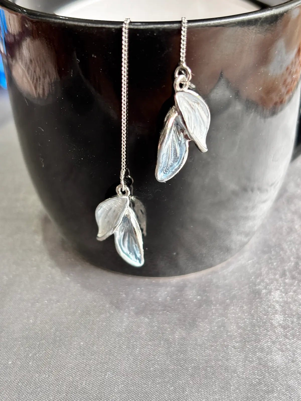 Lush Leaf Stud Earrings - 