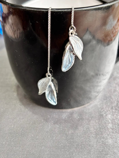 Lush Leaf Stud Earrings - 