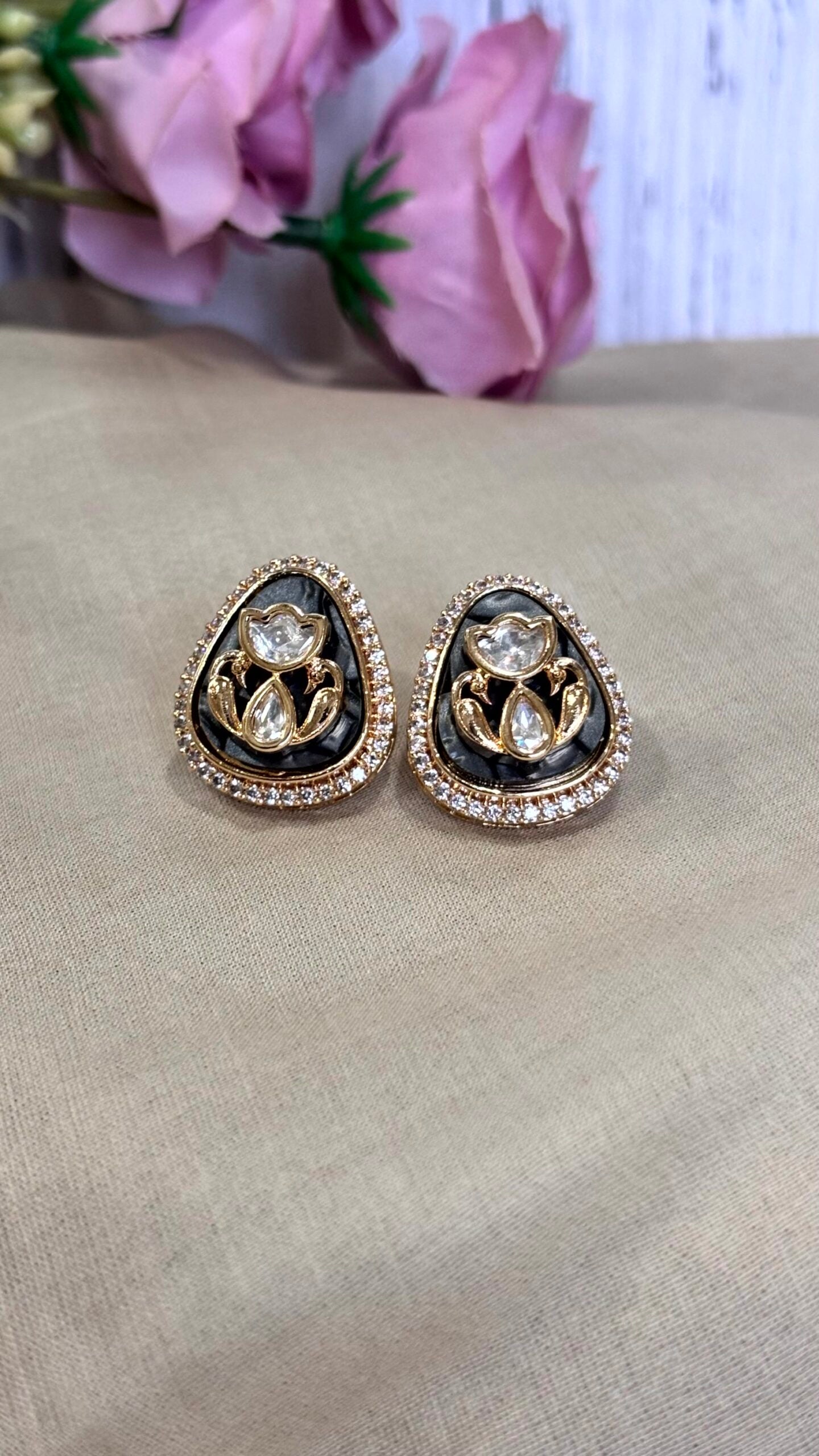 Anvi Elegant Gray Polki Moissanite Stud Earrings - 