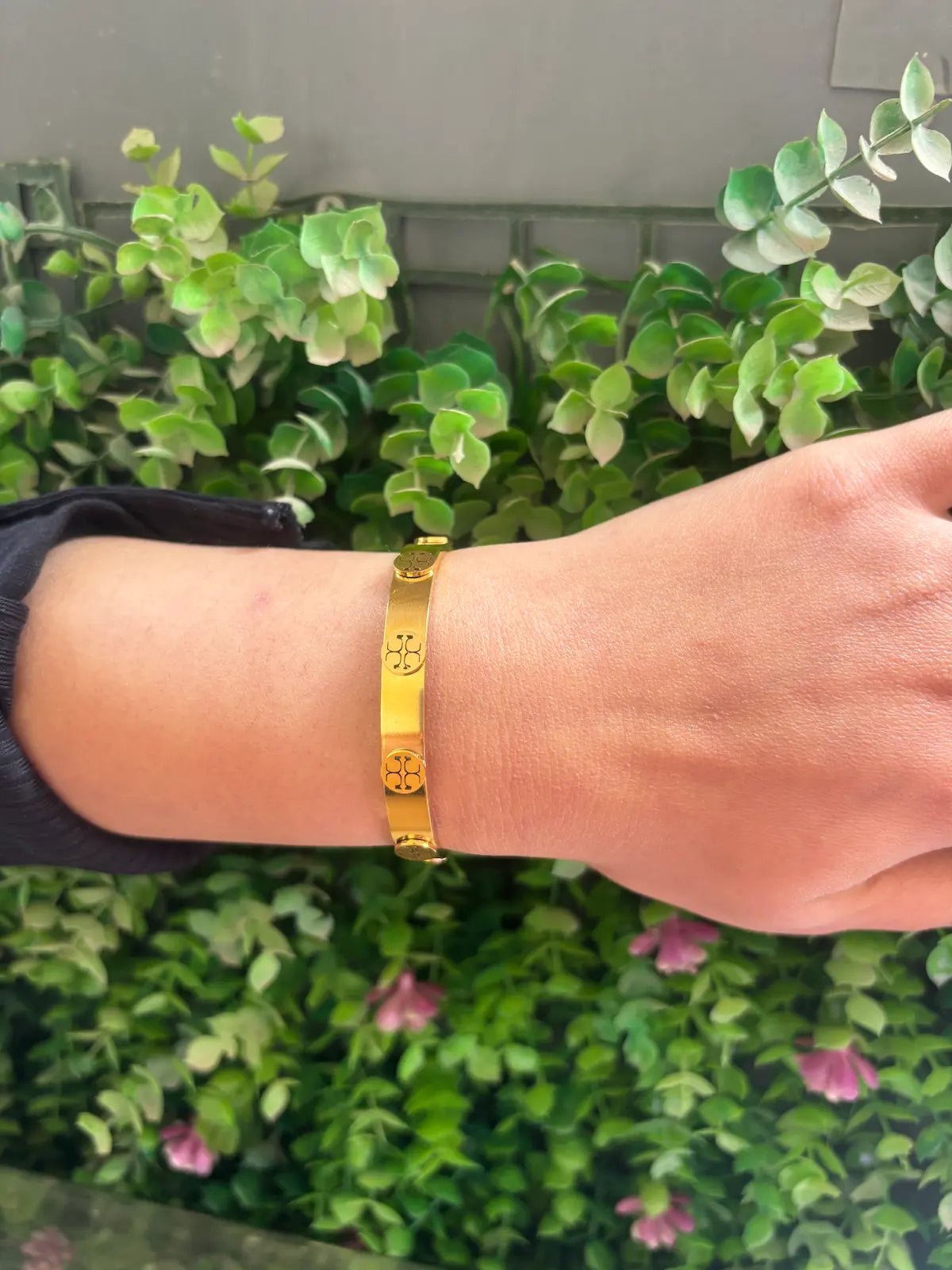 Glow Bound Anti Tarnish Bracelet - 