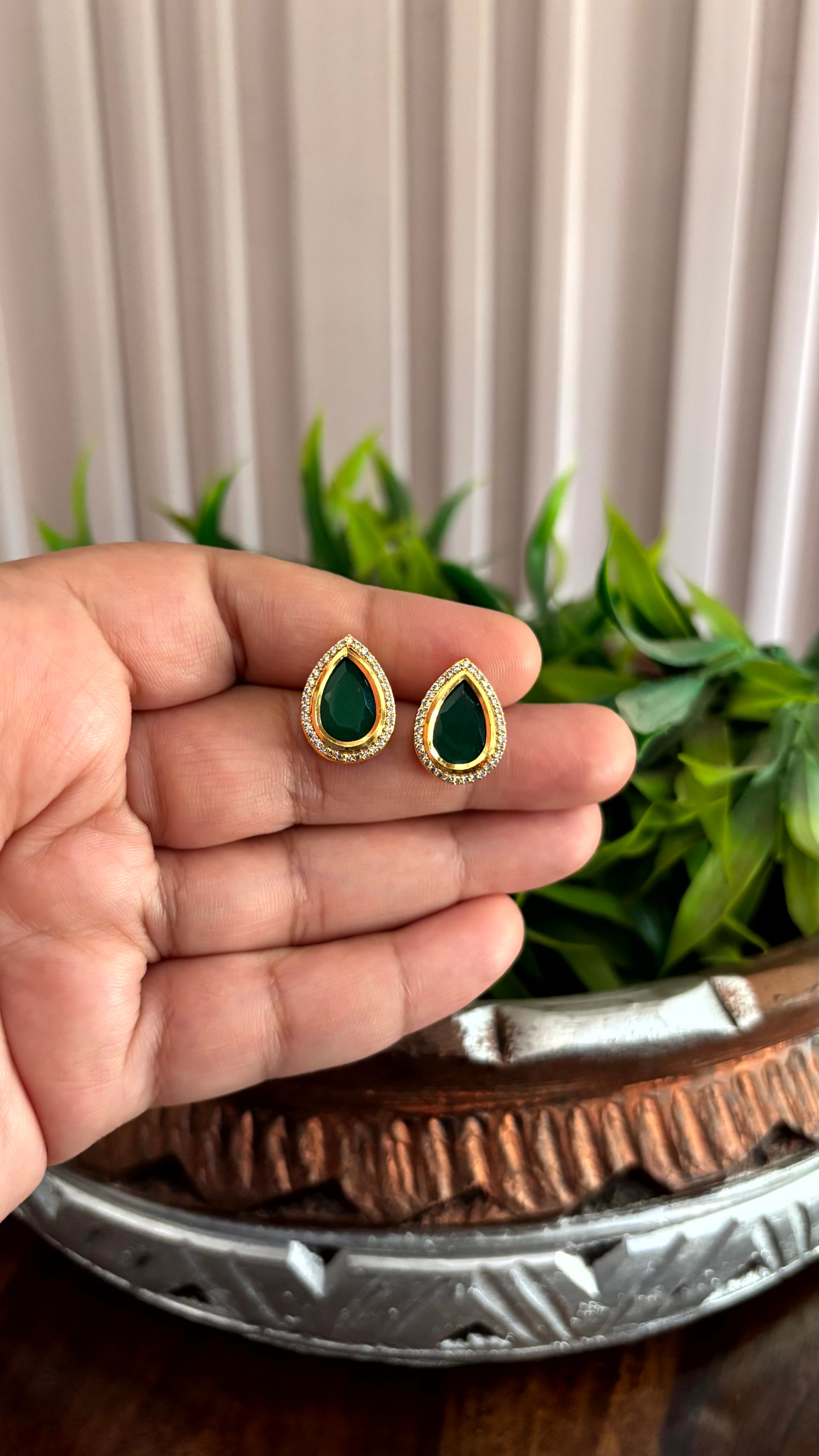 Aadhya Emerald Oval Stud Earrings - 