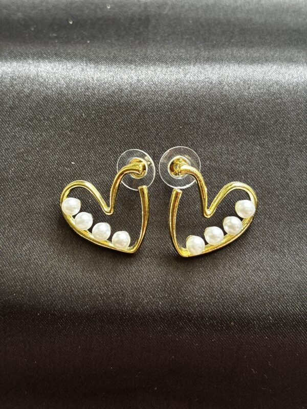 Sweetheart Dangle Studs
