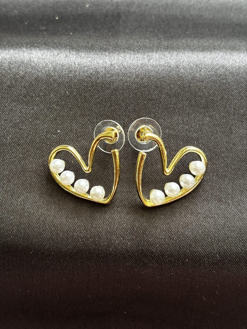 Sweetheart Dangle Studs