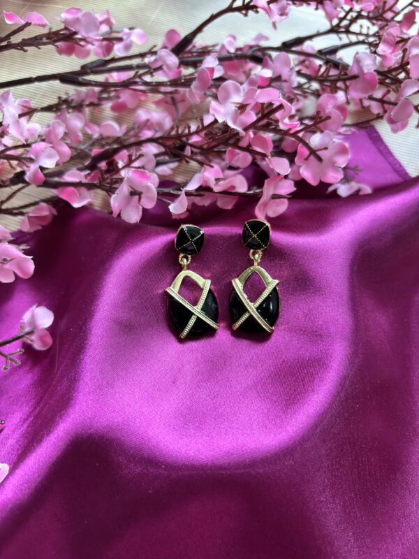 Everyday Luxe Anti Tarnish Hoops - Image 3