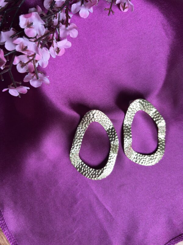 Sculpted Metallic Drape Earrings - Image 2