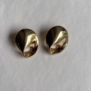 Gloss Shell Anti Tarnish Studs