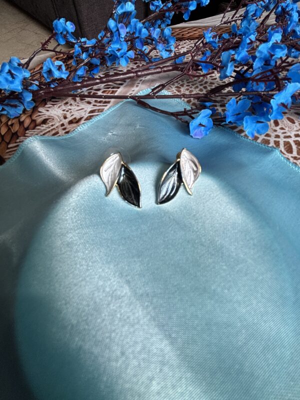 Leaf Glint Mini Earrings