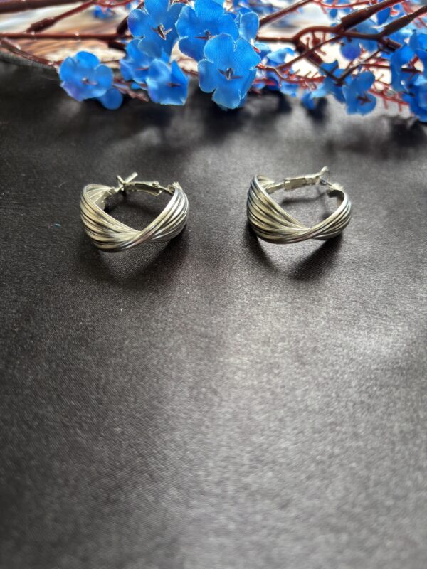 Twist Me Minimal Silver Hoops