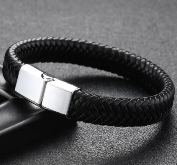 Leather Single Layer Silver Buckle Black Leather Bracelet