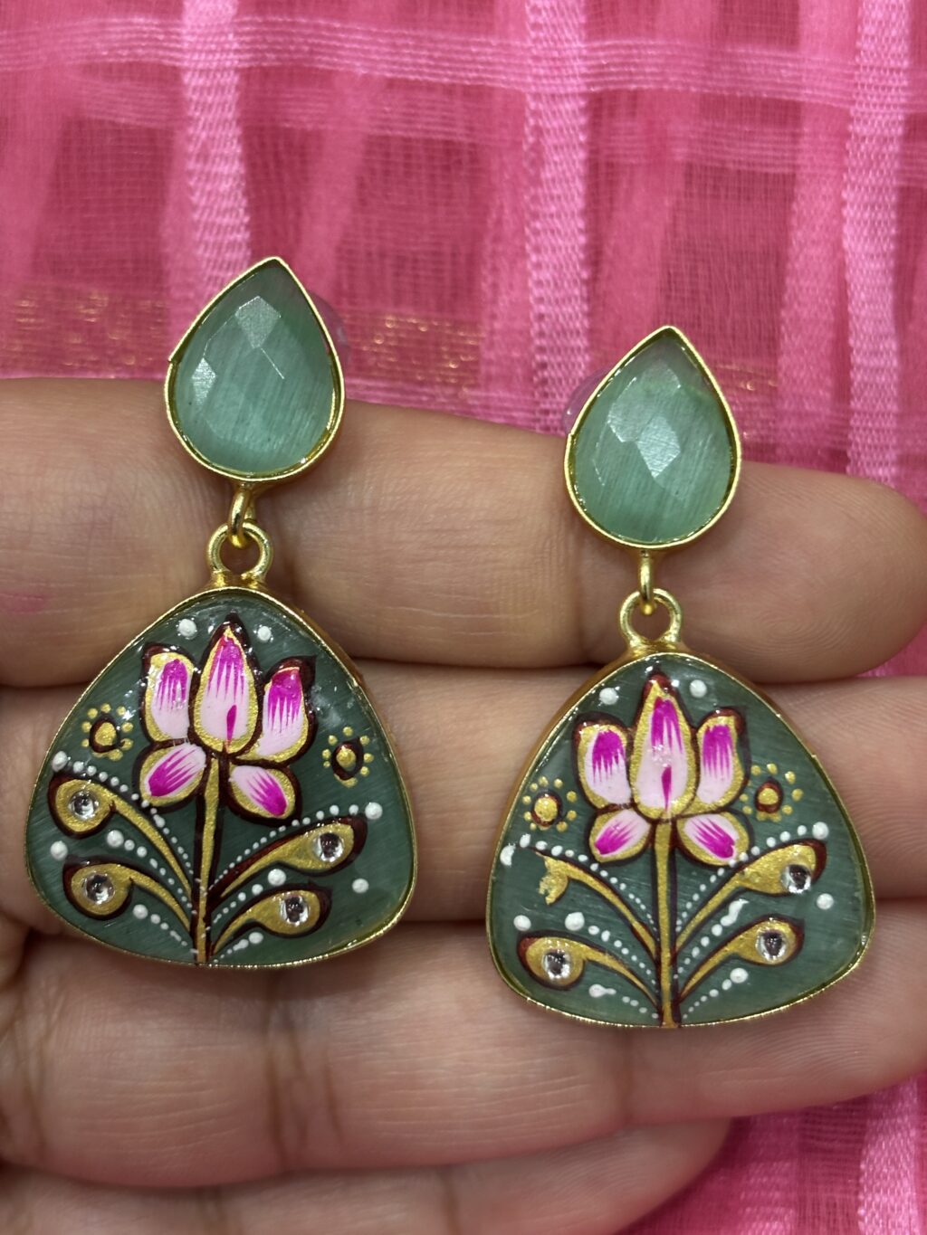 Saisha Peacock Pop