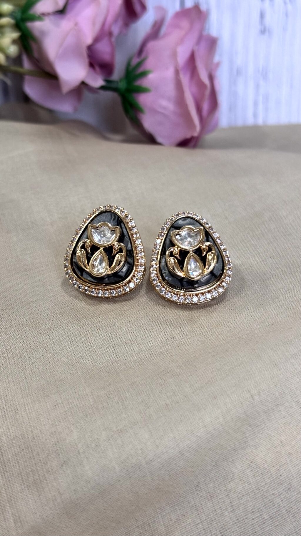 Anvi Elegant Gray Polki Moissanite Stud Earrings