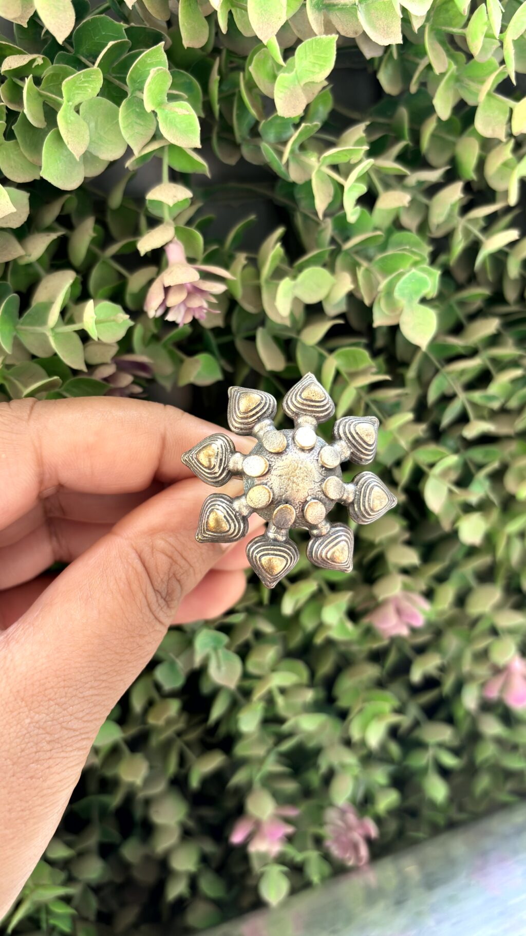 Floral Radiance Oxidized Ring - Image 2
