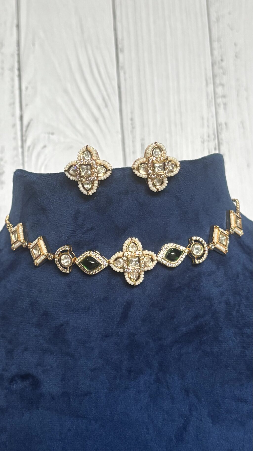 Avni Elegant Emerald Moissanite Necklace Set - Image 2