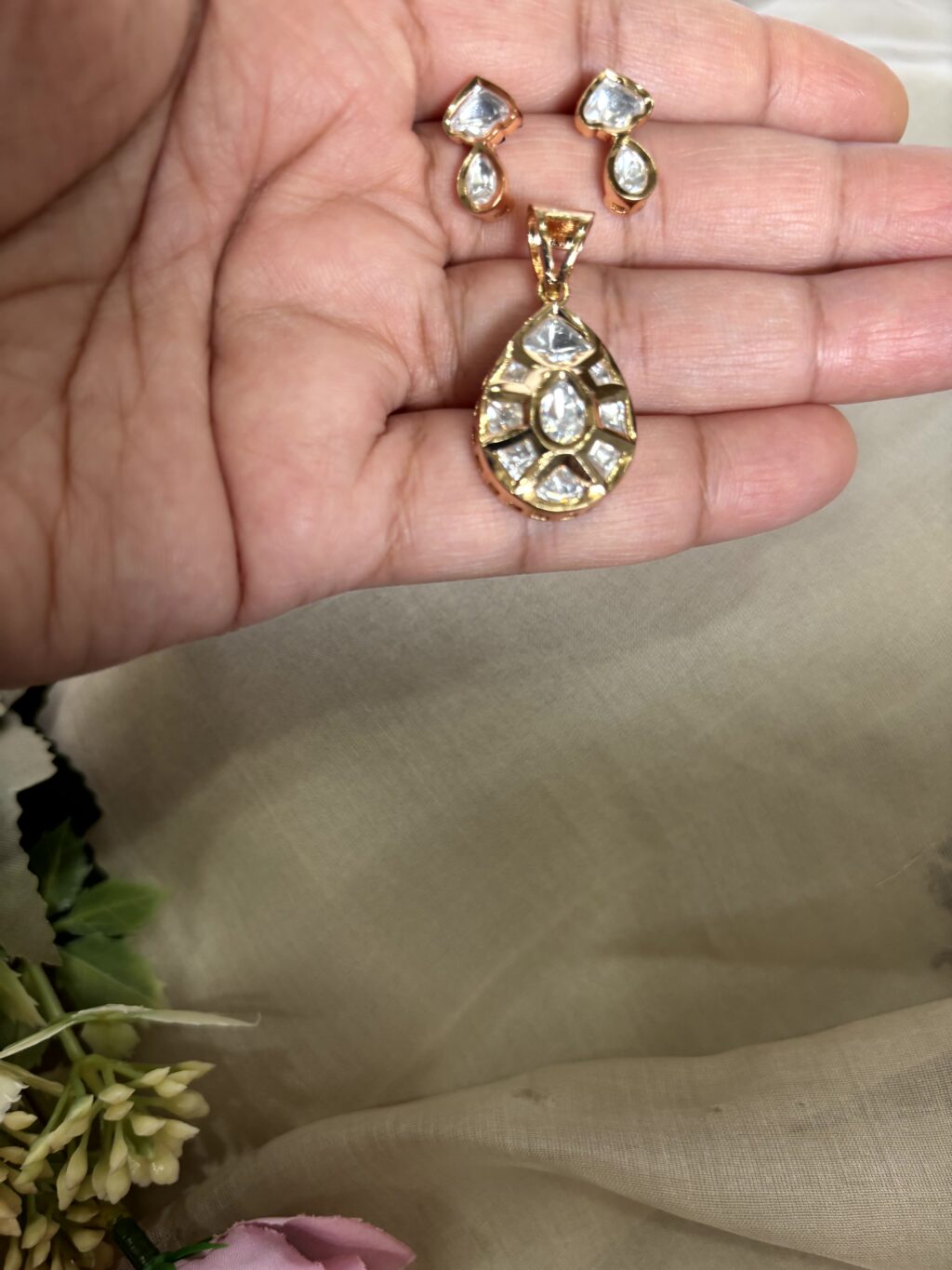 Eesha Tiny Moissanite Gold Pendant Set - Image 2