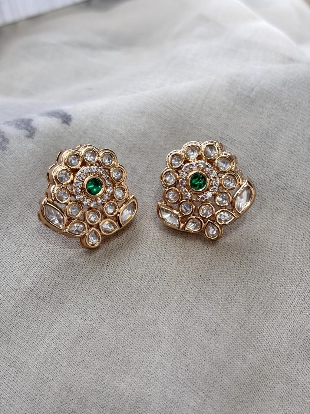 Riya Gardenia Moissanite Pendant & Earrings Set - Image 3