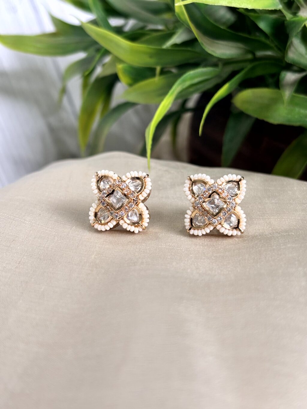 Avni Elegant Emerald Moissanite Necklace Set - Image 4