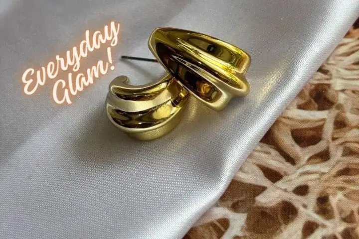 Minimal everyday earrings with sparkle – Pichkari Vibes jewellery